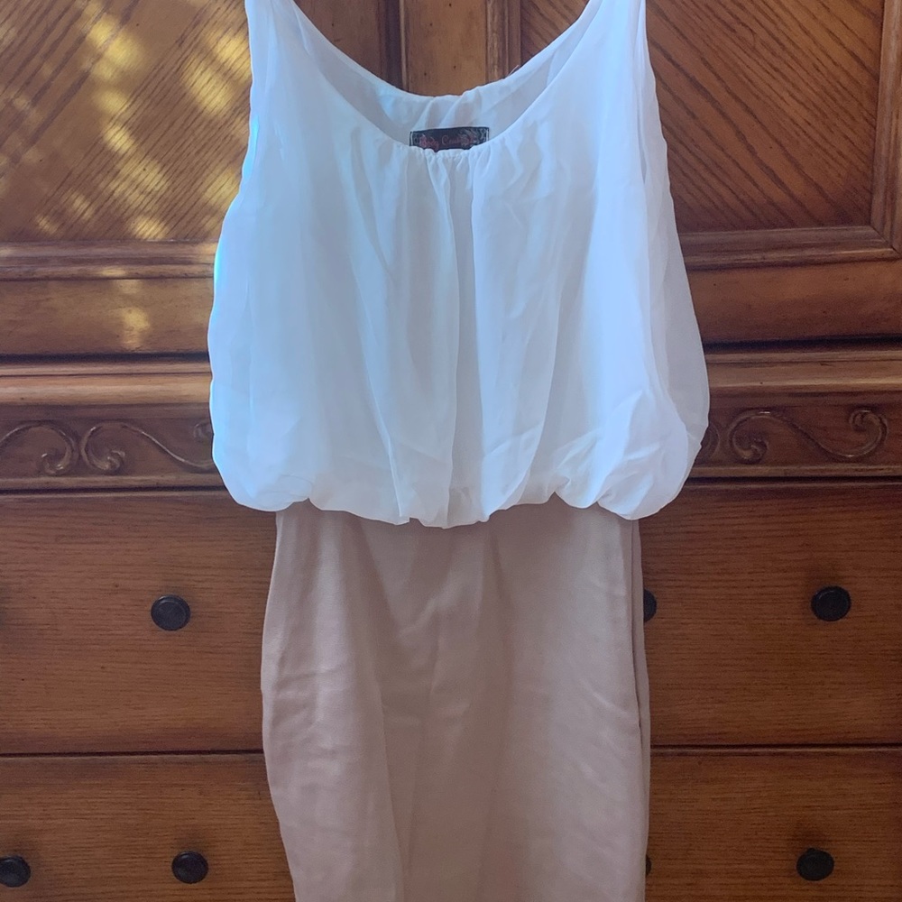 Sleeveless dress